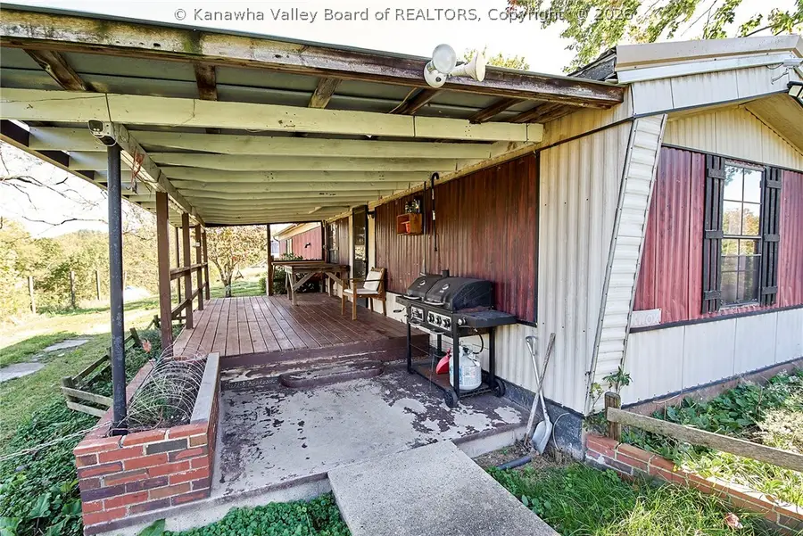 553 Long Ridge Road, Walton, WV 25286 - #3
