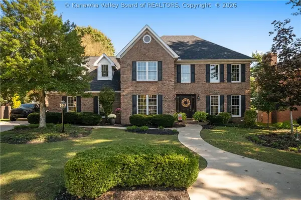 132 Willowood Circle, Hurricane, WV 25526