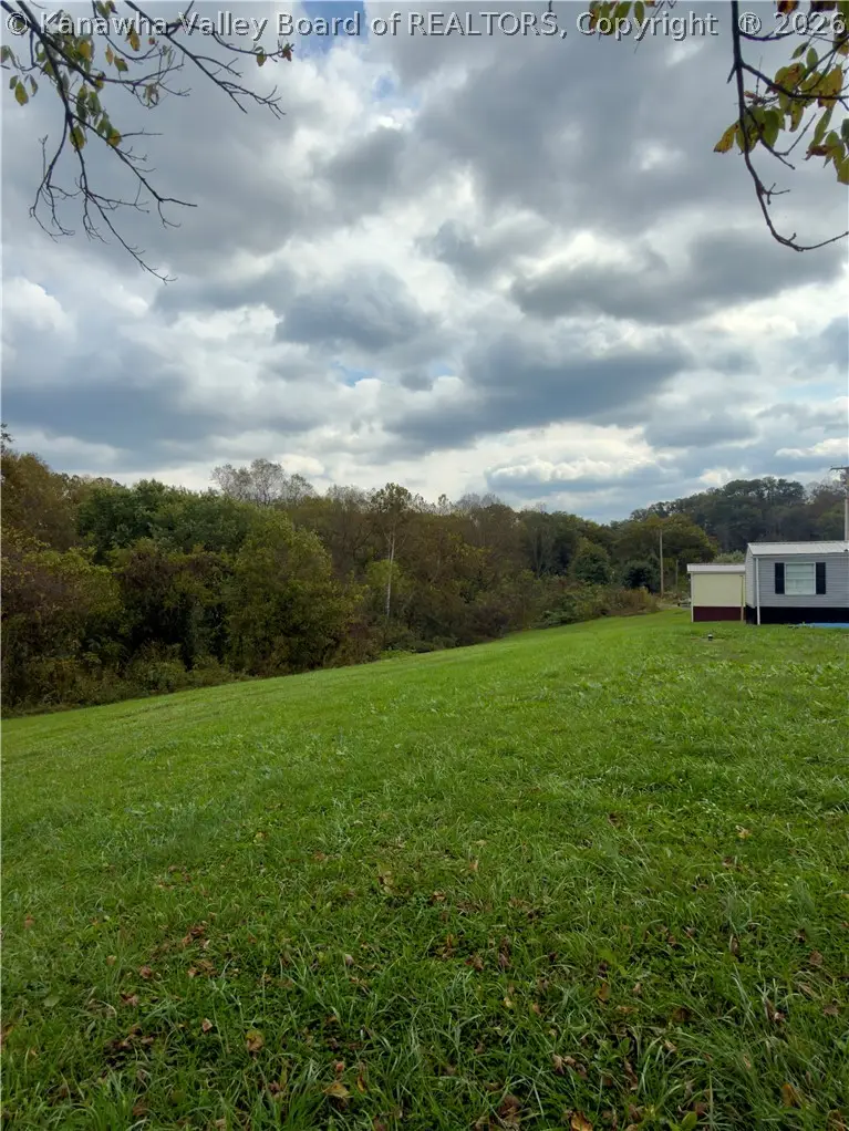 1422 Strawberry Road, Saint Albans, WV 25177 - #2