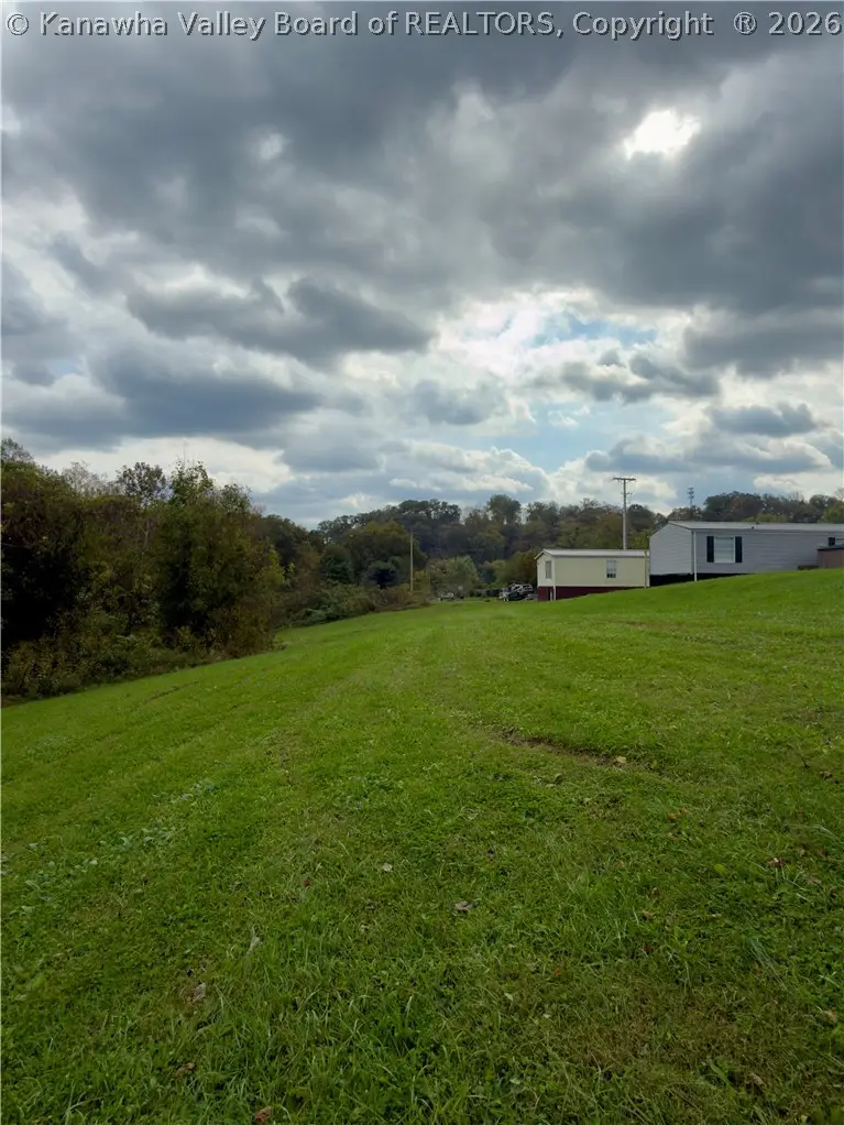 1422 Strawberry Road, Saint Albans, WV 25177 - #3