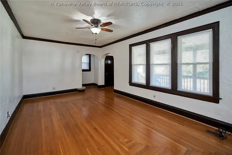 1007 2nd Avenue, Charleston, WV 25302 - #2