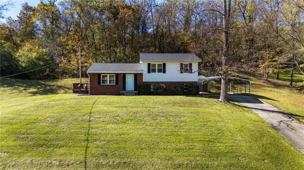76 Lakeside Drive, Ona, WV 25545