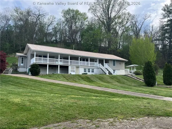852 Fourth Street, Mason, WV 25260