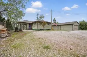 230 W Winthrop St W, Newcastle, WY 82701 - Image #2