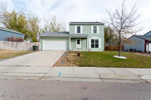 2401 Rose Creek Dr, Gillette, WY 82718