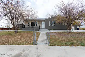 100 Goshen St W, Moorcroft, WY 82721