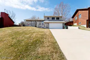 1014 Pioneer Ave, Gillette, WY 82718