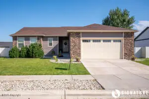 52 Wolf Creek Ln, Gillette, WY 82718