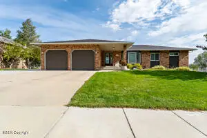 427 Clarion Dr, Gillette, WY 82718