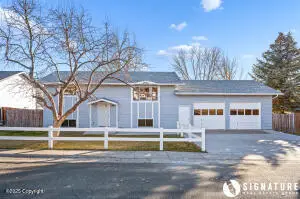 203 Cottonwood Ln, Gillette, WY 82718