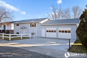 203 Cottonwood Ln, Gillette, WY 82718 - Image #2