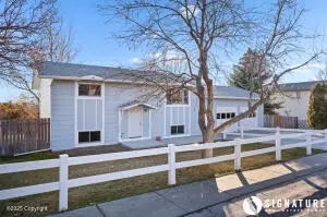 203 Cottonwood Ln, Gillette, WY 82718 - Image #3