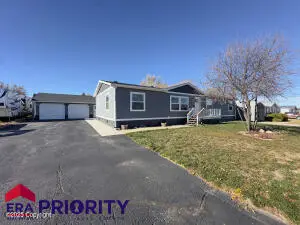 1003 Orchid Ln, Gillette, WY 82716