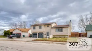 3215 Watsabaugh Dr, Gillette, WY 82718 - Image #2