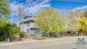 637 Pine St, Upton, WY 82730
