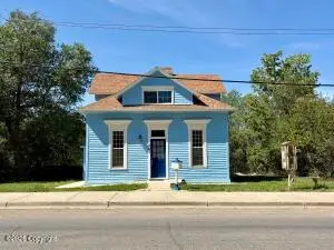 28 Summit S, Newcastle, WY 82701