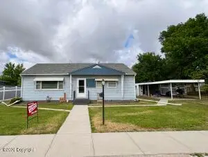 134 6th, Newcastle, WY 82701