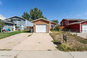 209 Laurel St E, Gillette, WY 82718 - #3
