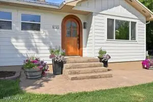 1015 E Warren St E, Sundance, WY 82729 - #2