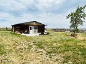 25 Gosney Road, Kaycee, WY 82639
