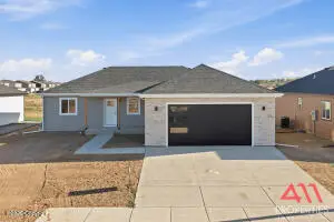 174 Royal Cir, Gillette, WY 82718