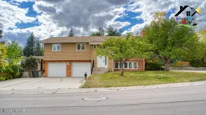 404 Prairieview Dr, Gillette, WY 82716 - #1