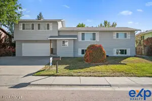2305 Birch Ave, Gillette, WY 82718 - #1