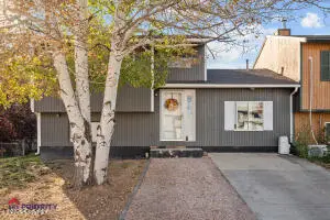 2210 Wagonhammer Ln, Gillette, WY 82718 - #1