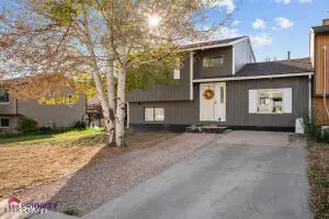 2210 Wagonhammer Ln, Gillette, WY 82718 - #2