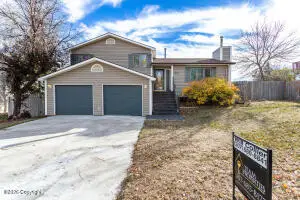1203 Overdale Dr, Gillette, WY 82718