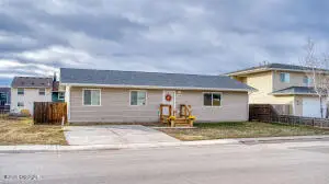 216 Oregon Ave, Gillette, WY 82718 - Image #2