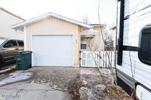 200 Laurel St E, Gillette, WY 82718 - #3