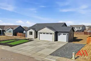 1305 Manchester St, Gillette, WY 82716 - #3