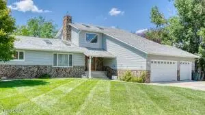 904 Clarion Dr, Gillette, WY 82718