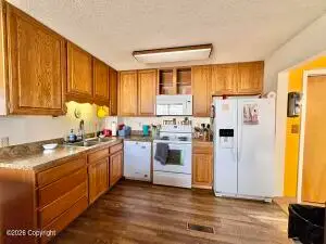 215 Frontier, Newcastle, WY 82701 - #2