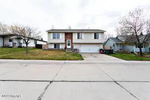 816 N Fir Ct, Gillette, WY 82716 - #2