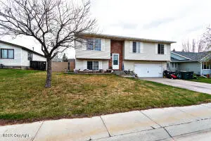 816 N Fir Ct, Gillette, WY 82716 - #3