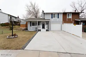 3225 Lake St, Gillette, WY 82718