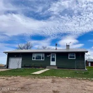 806 S 5th St S, Sundance, WY 82729