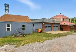 30 S Sumner Ave, Newcastle, WY 82701 - #2