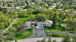 318 E Sewell St E, Sundance, WY 82729