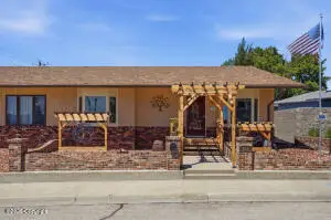 110 Forest Hill, Newcastle, WY 82701