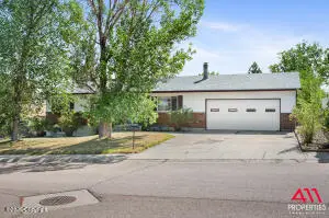 803 Stanley Ave, Gillette, WY 82716 - #2