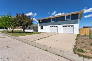 702 Arapahoe Ave, Gillette, WY 82718