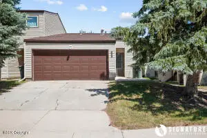 909 S Gurley Ave, Gillette, WY 82716
