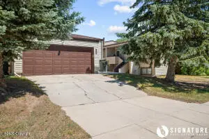 909 S Gurley Ave, Gillette, WY 82716 - #2