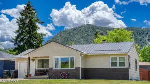 11 Mountain View Dr, Sundance, WY 82729
