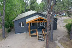1113 6th St, Upton, WY 82730 - #2