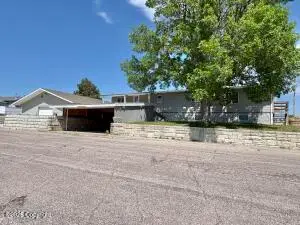 307 3rd Ave, Newcastle, WY 82701