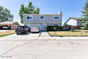 3233 Watsabaugh Dr, Gillette, WY 82718